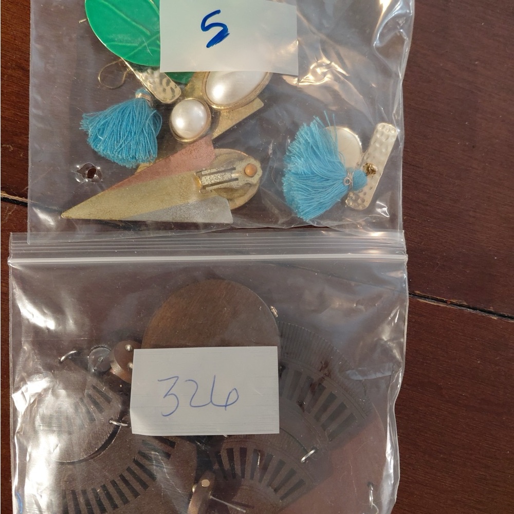 Assorted Earrings Set - image 7